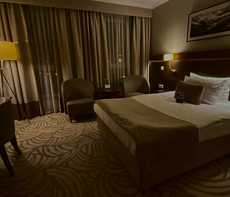 Ankara’da Güvenilir Konaklama: 7/24 Resepsiyon ve Üst Düzey Hijyen Standartları